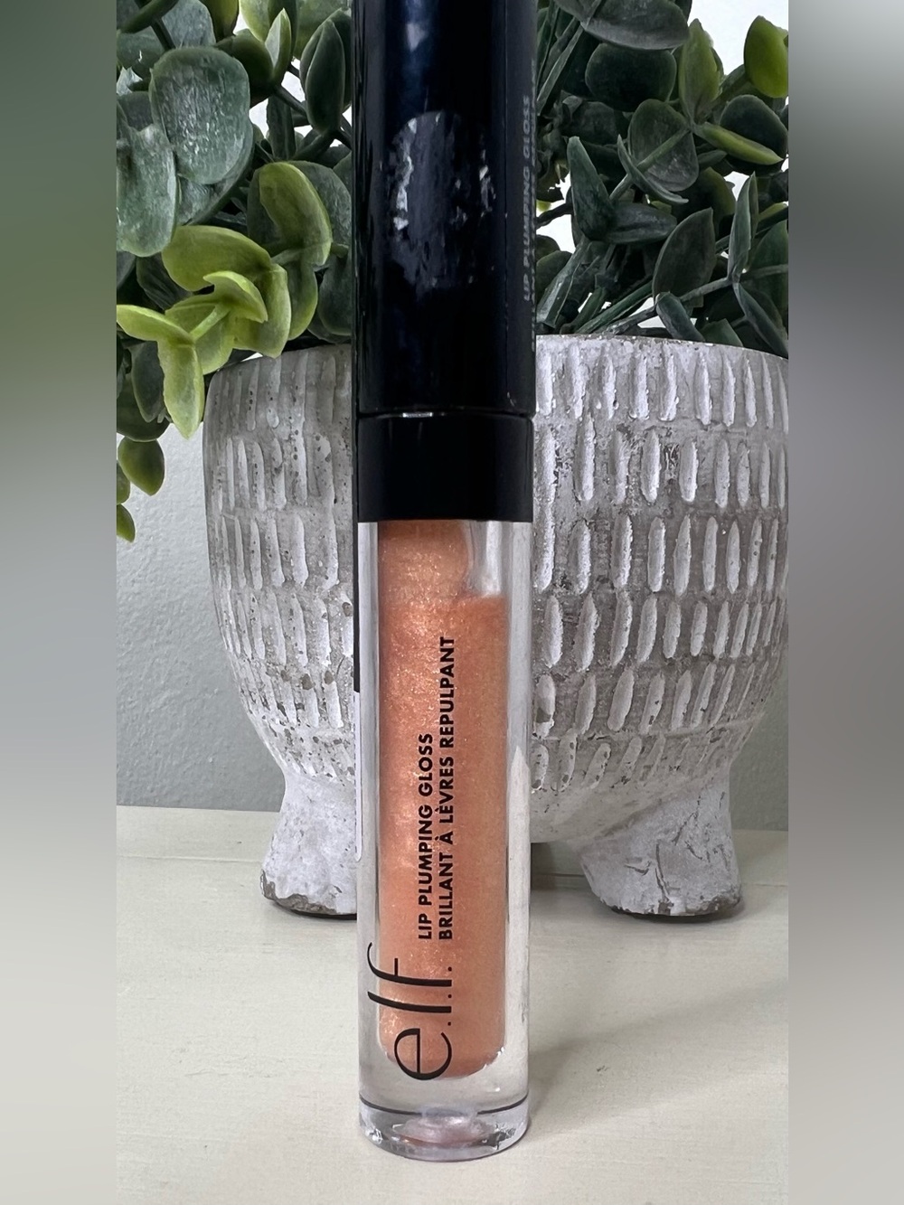 Brand New-Elf Lip Pumping Gloss
In Champagne Glam